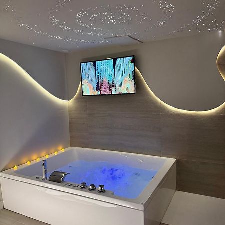 Spa Privatif - Love Room Luxe - Proche Disney Marles-en-Brie Bagian luar foto