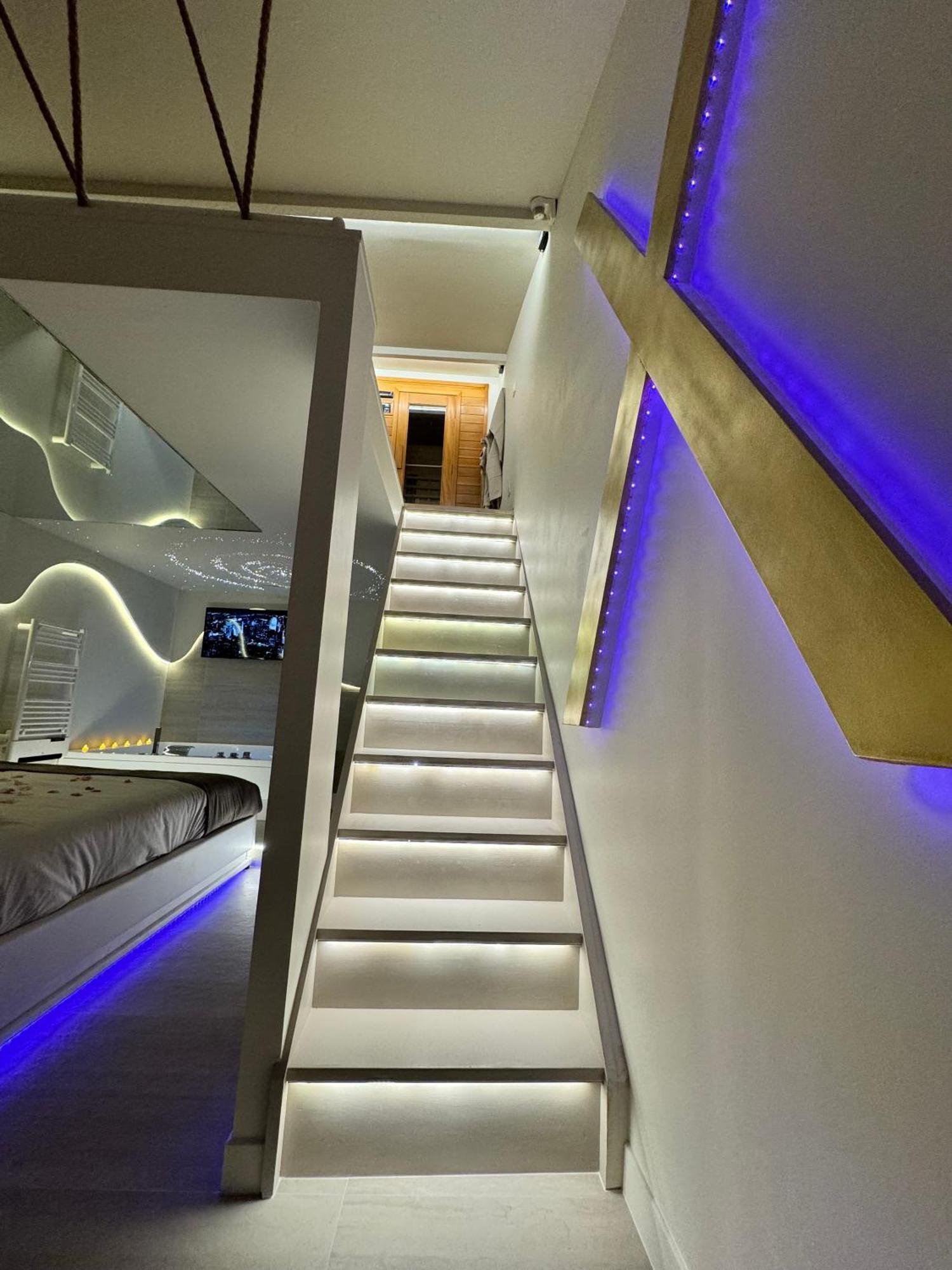 Spa Privatif - Love Room Luxe - Proche Disney Marles-en-Brie Bagian luar foto